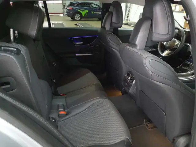 Mercedes-Benz C-Class view 14