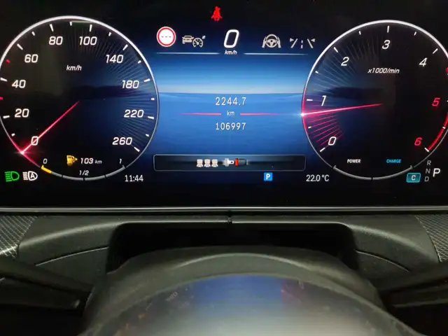 Mercedes-Benz C-Class view 11