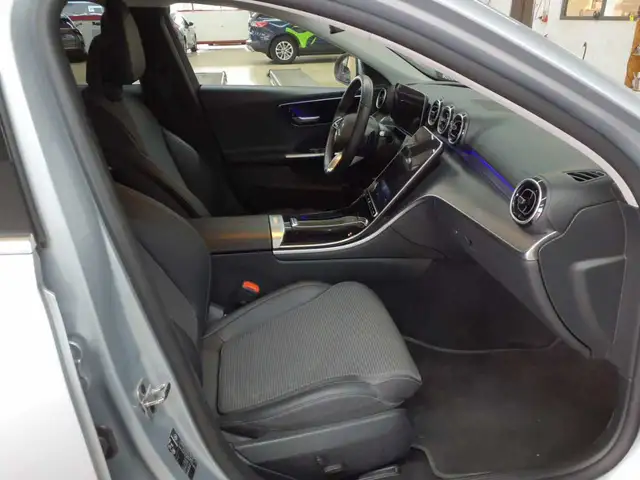 Mercedes-Benz C-Class view 8