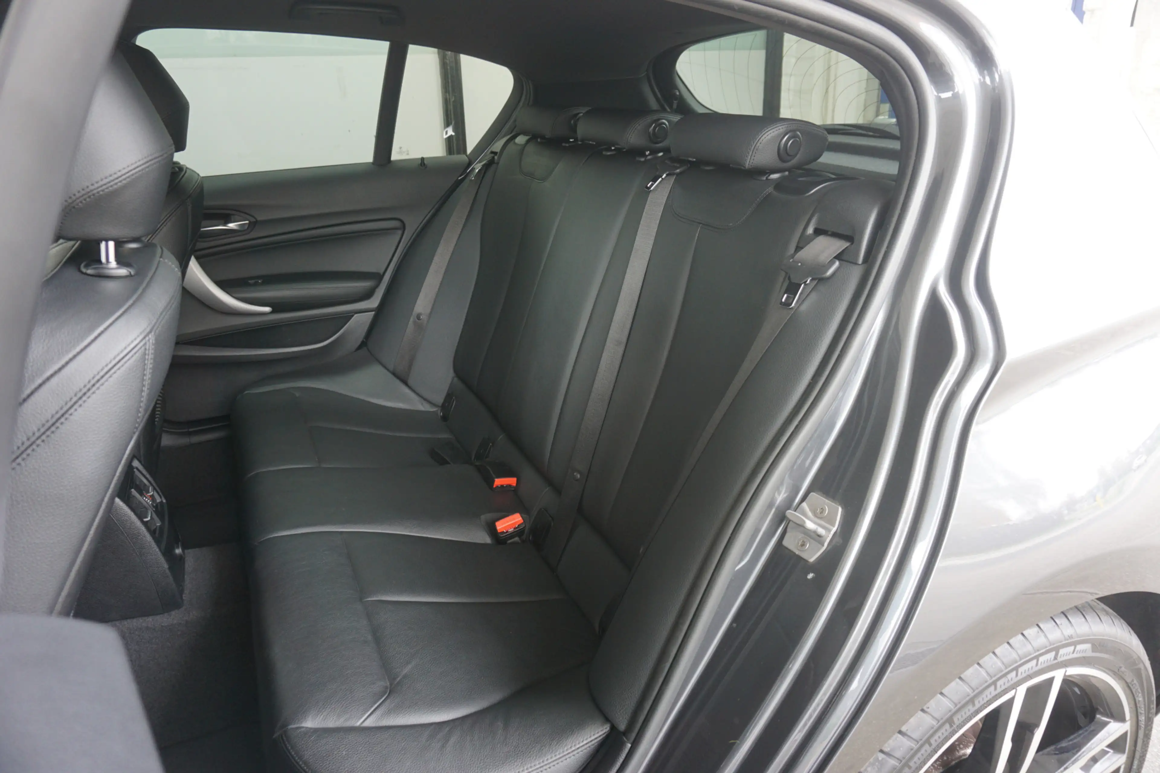 BMW 140 1-serie M140i High Exec Harman Kardon | Dealeronde — photo 6