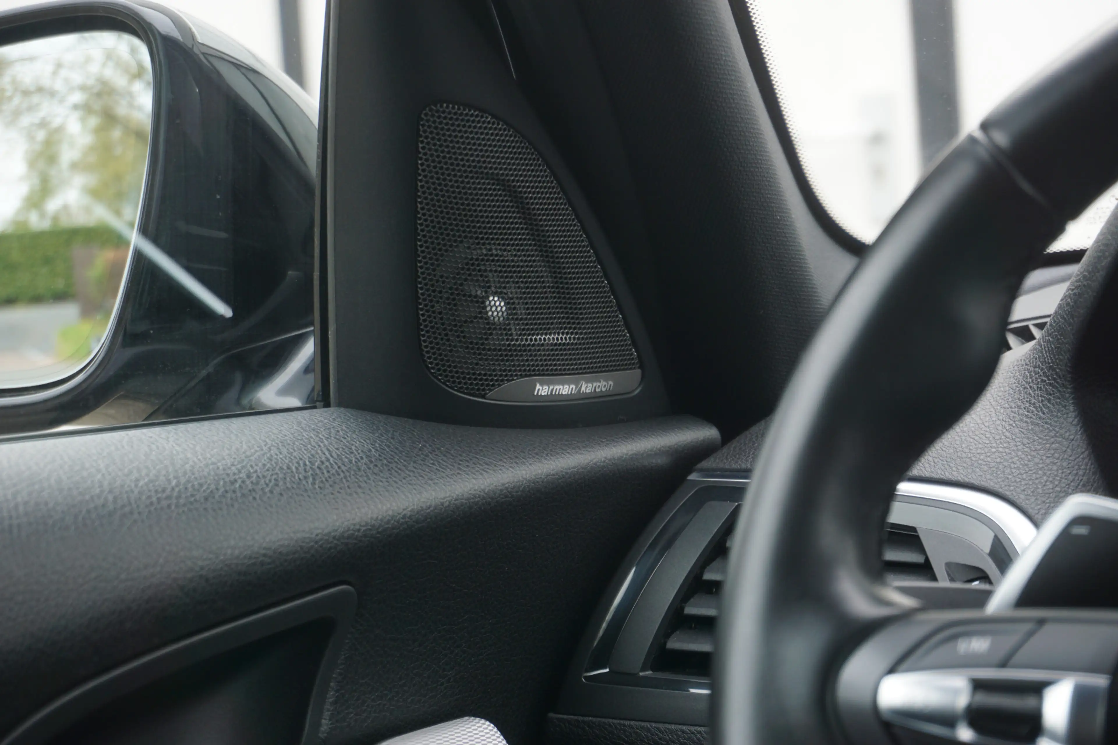 BMW 140 1-serie M140i High Exec Harman Kardon | Dealeronde — photo 31
