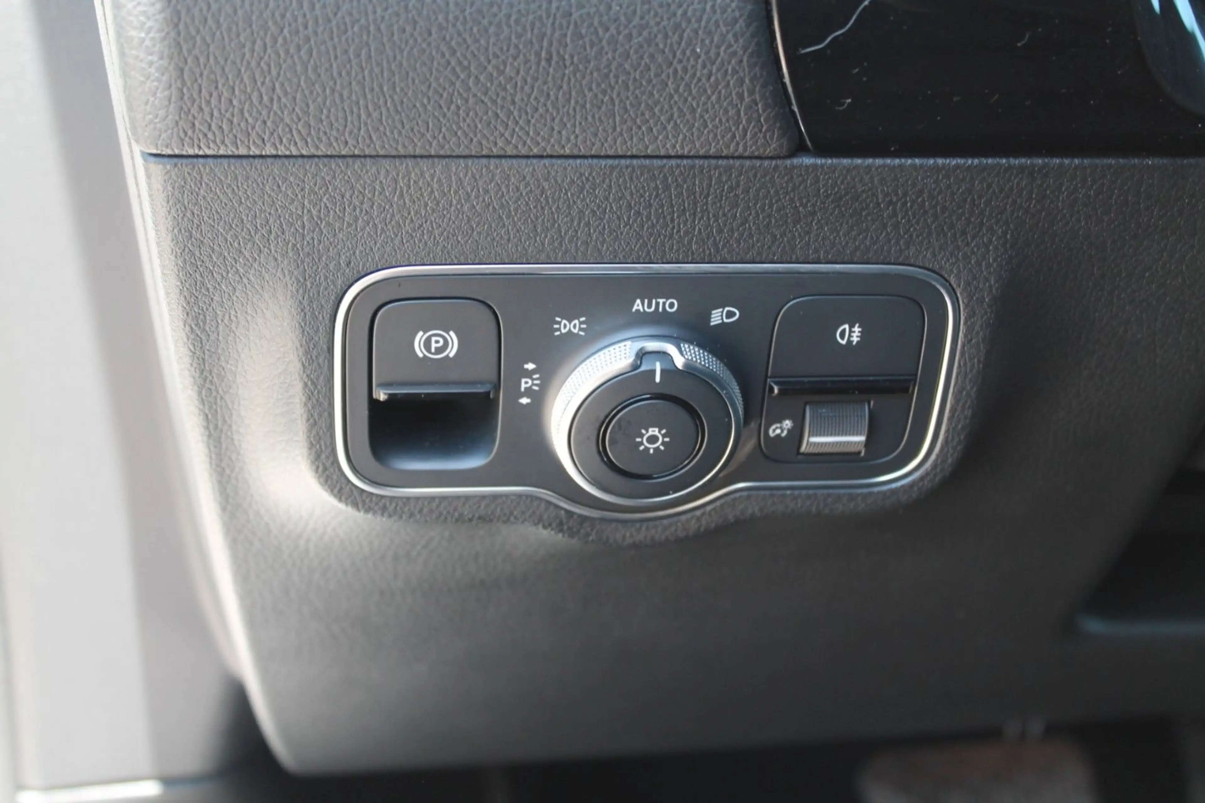 Mercedes-Benz B 220 d/ Navi/Rückfahrkamera/Anhängerkupplung/ — photo 18
