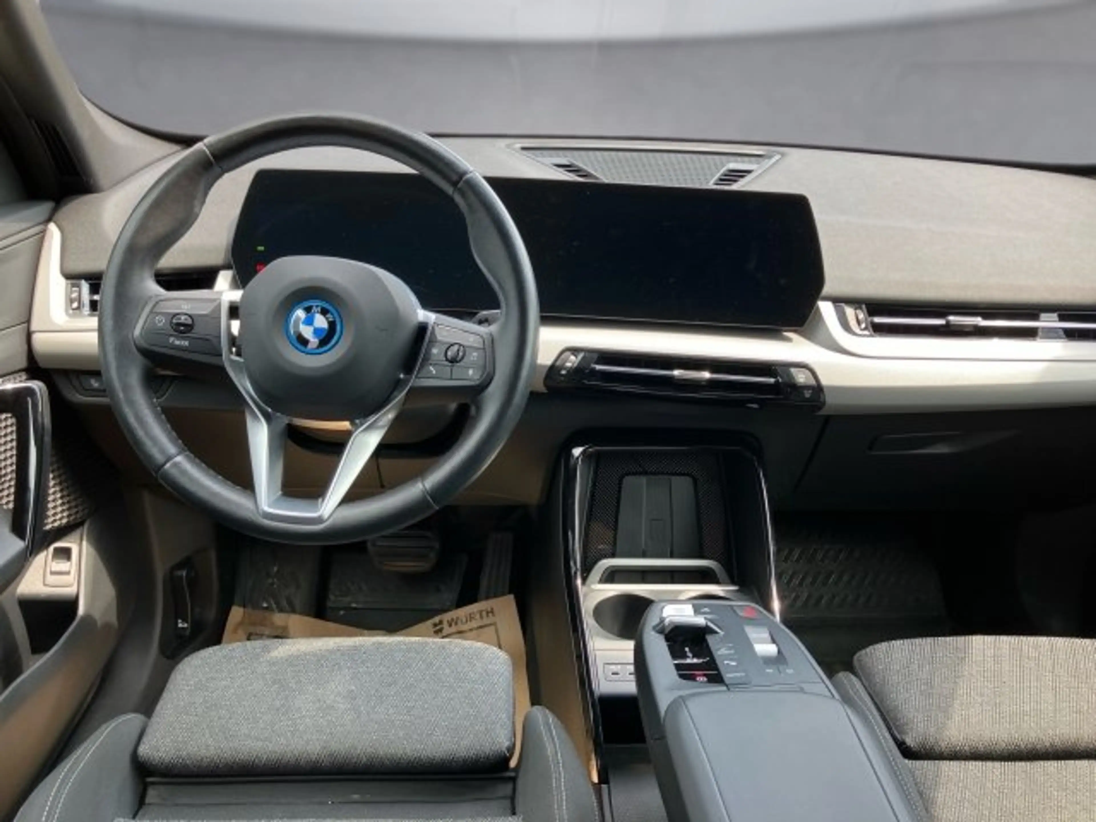 BMW iX1 eDrive20 U11 HB0 — photo 9