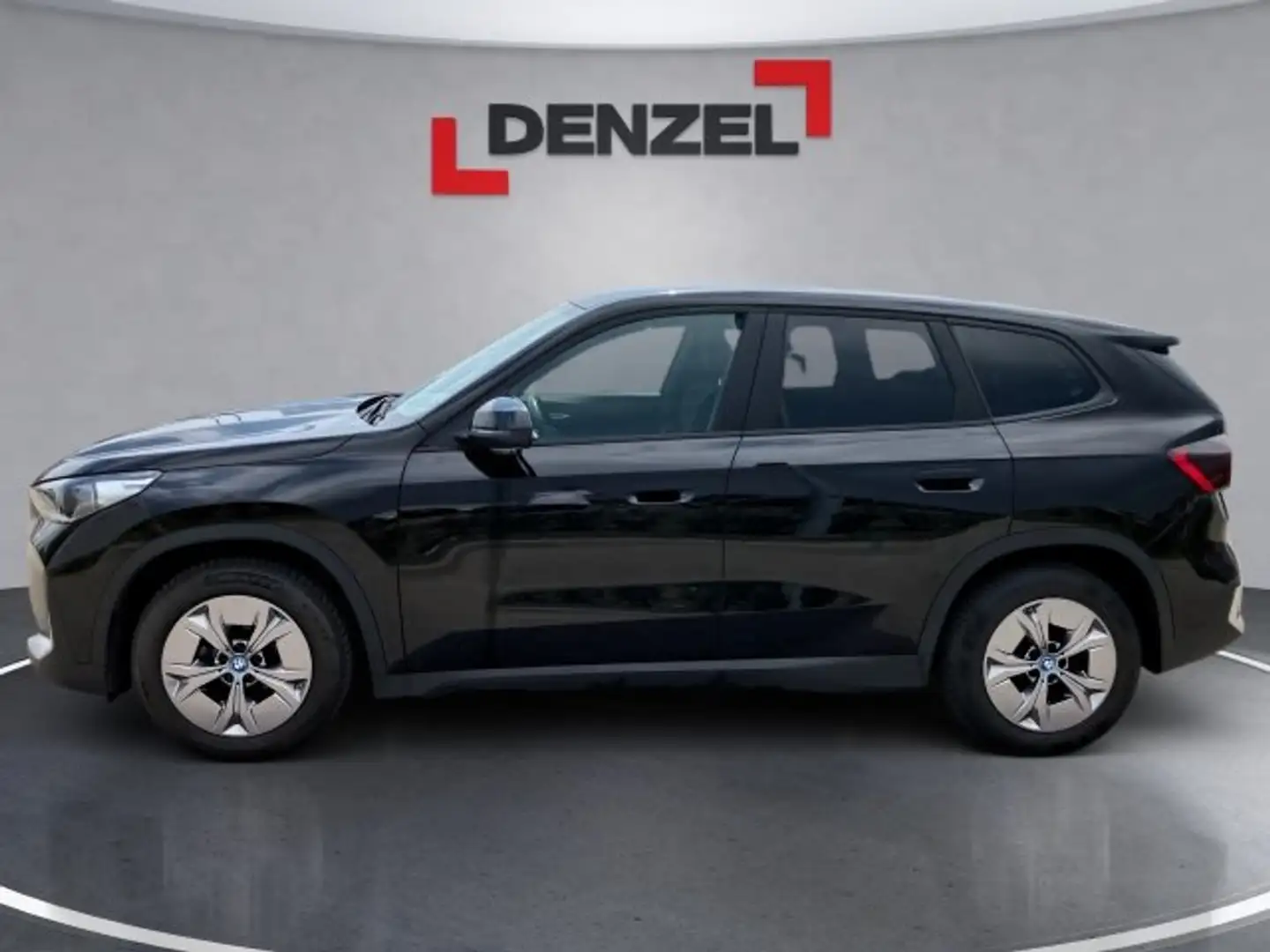 BMW iX1 eDrive20 U11 HB0 Schwarz - 2