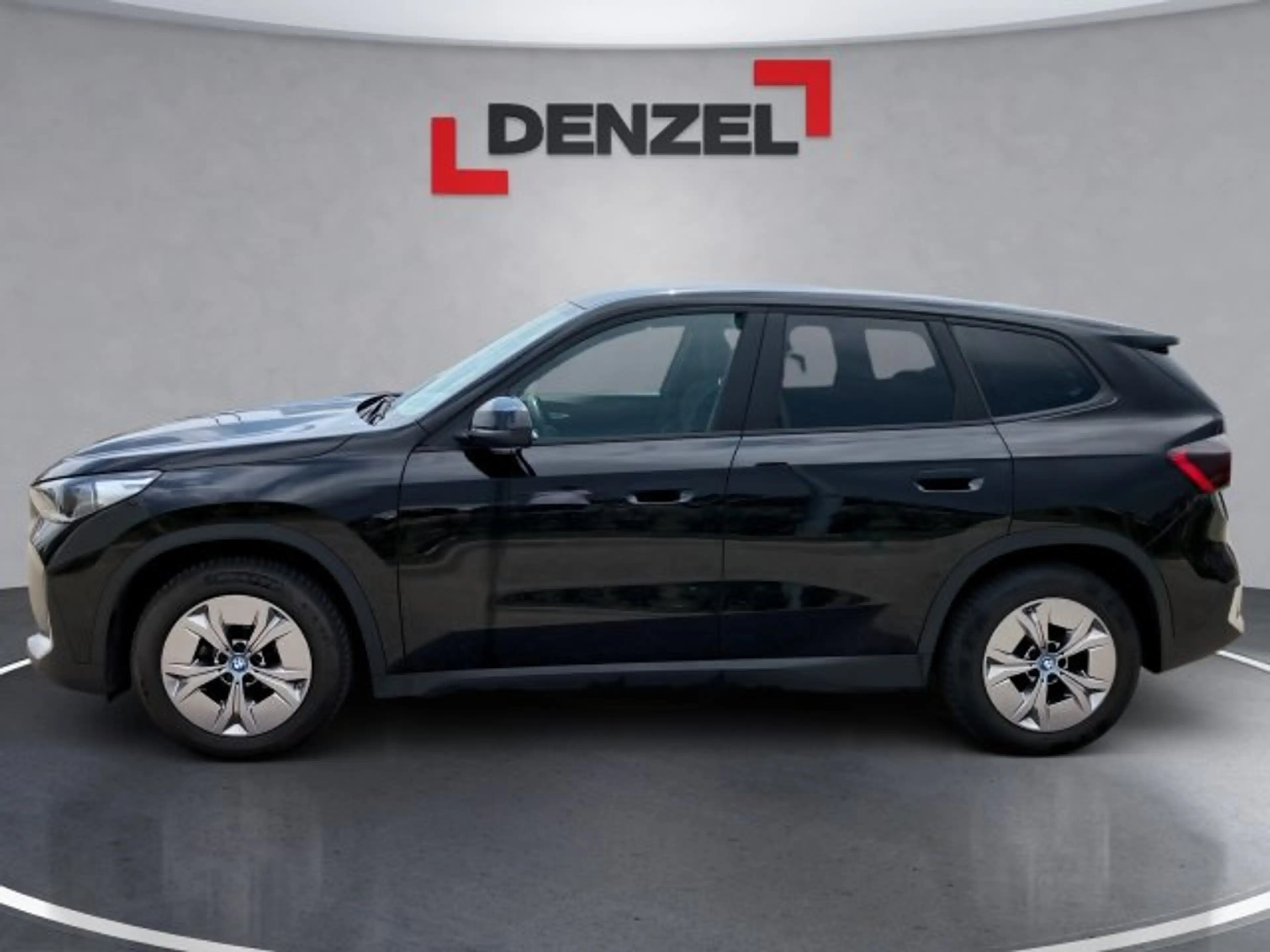 BMW iX1 eDrive20 U11 HB0 — photo 2