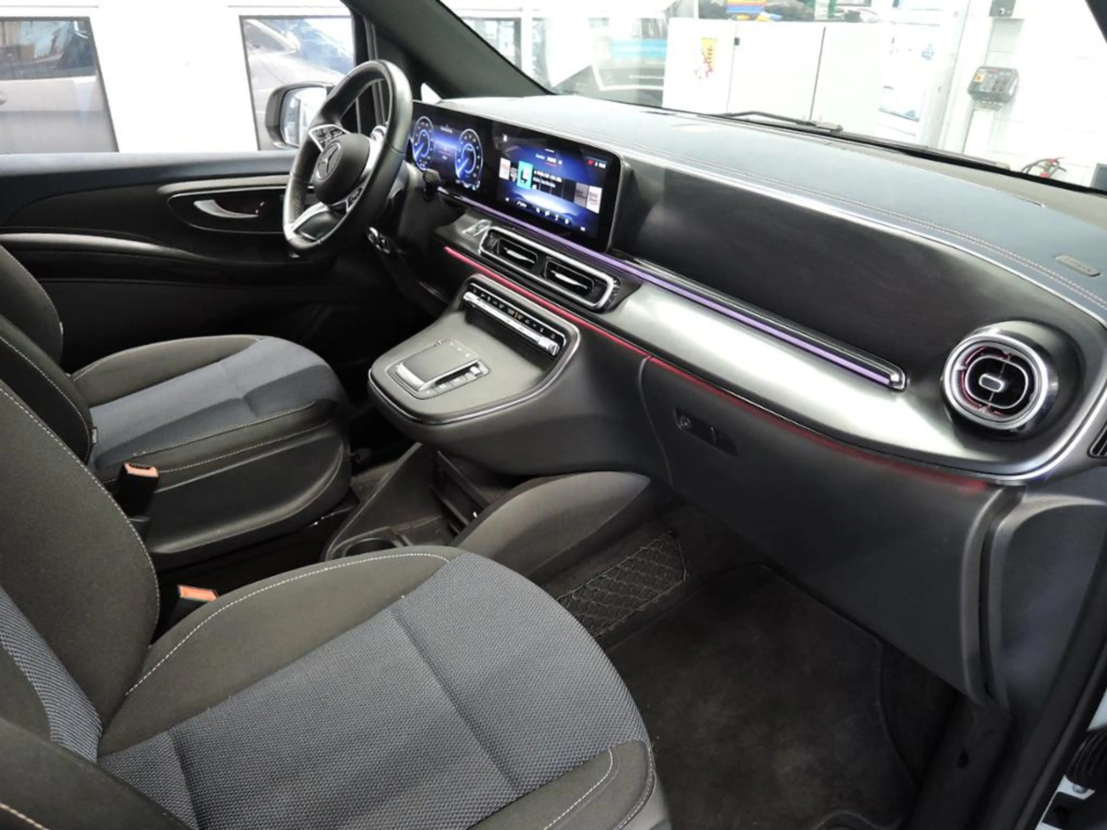 Mercedes-Benz EQV 250 Distronic*Multibeam*MBUX — photo 6