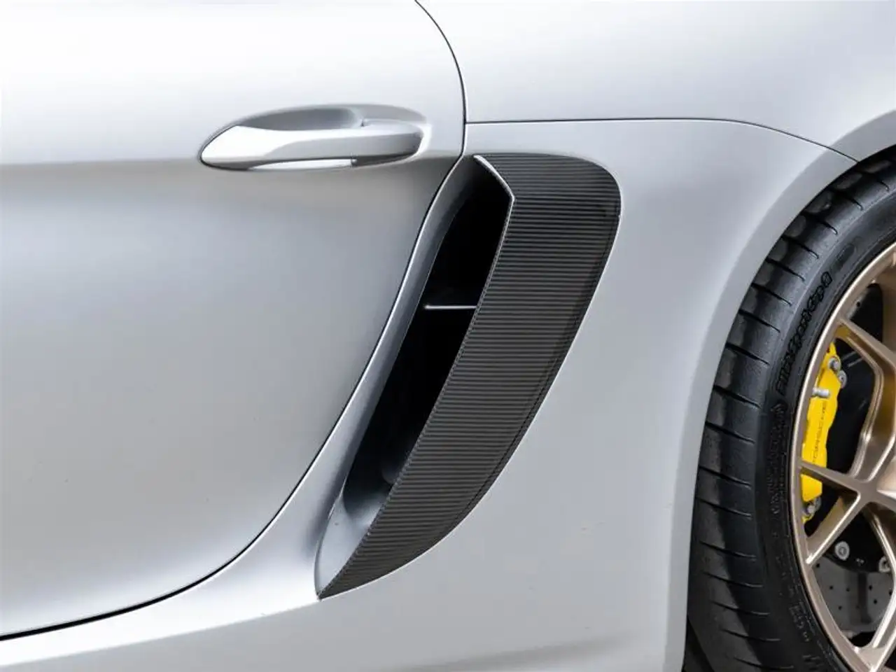 Porsche 718 Cayman снимка Porsche 718 Cayman