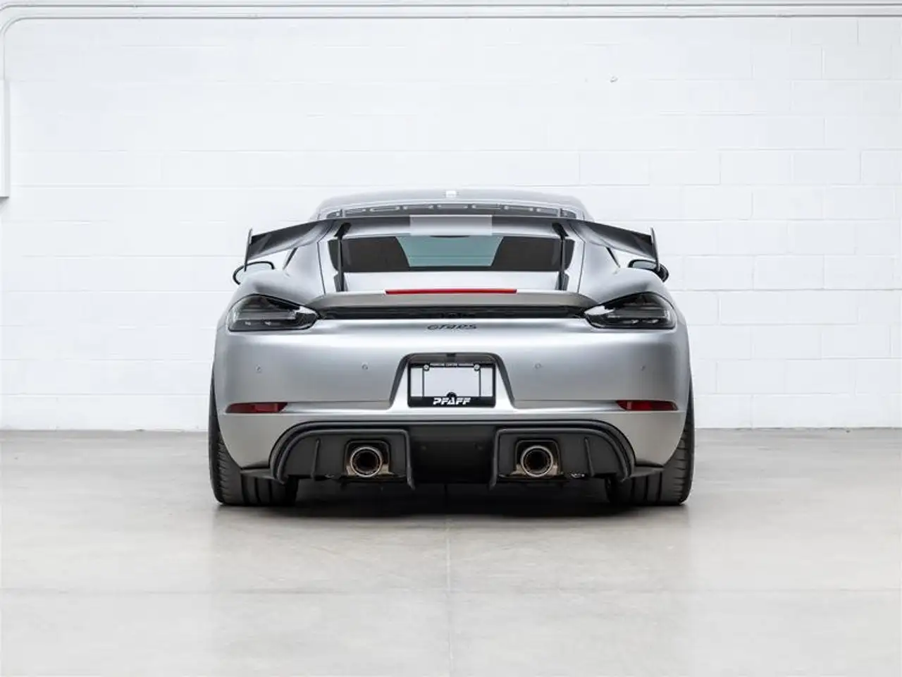 Porsche 718 Cayman снимка Porsche 718 Cayman