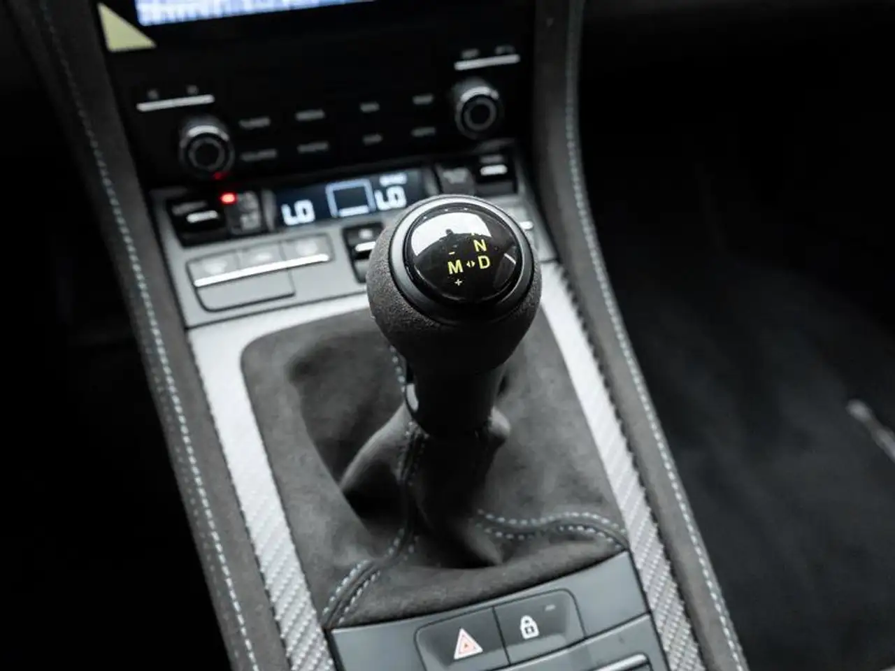 Porsche 718 Cayman снимка Porsche 718 Cayman