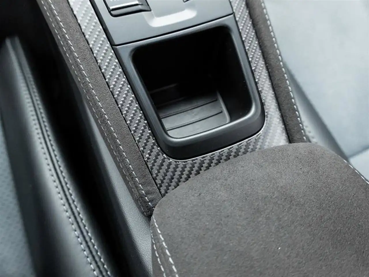 Porsche 718 Cayman снимка Porsche 718 Cayman