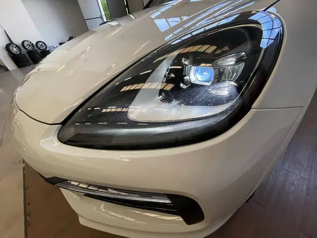 Porsche Cayenne view 17