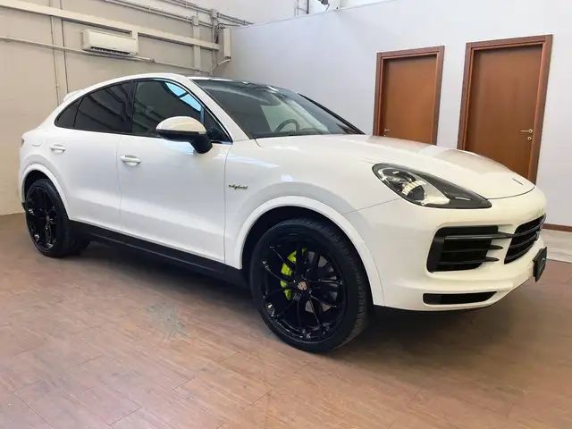 Porsche Cayenne view 6