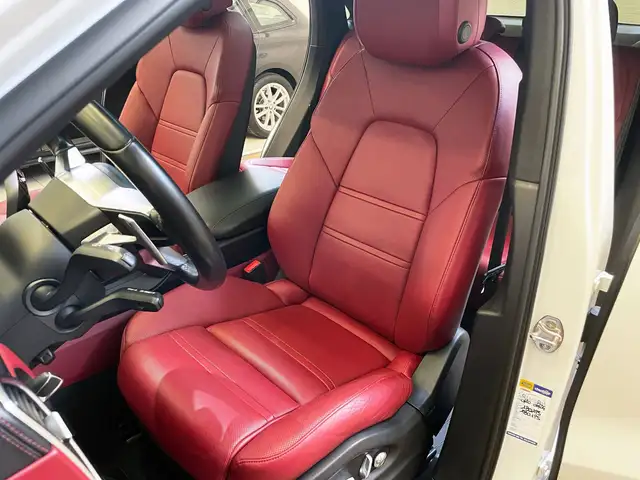 Porsche Cayenne view 9