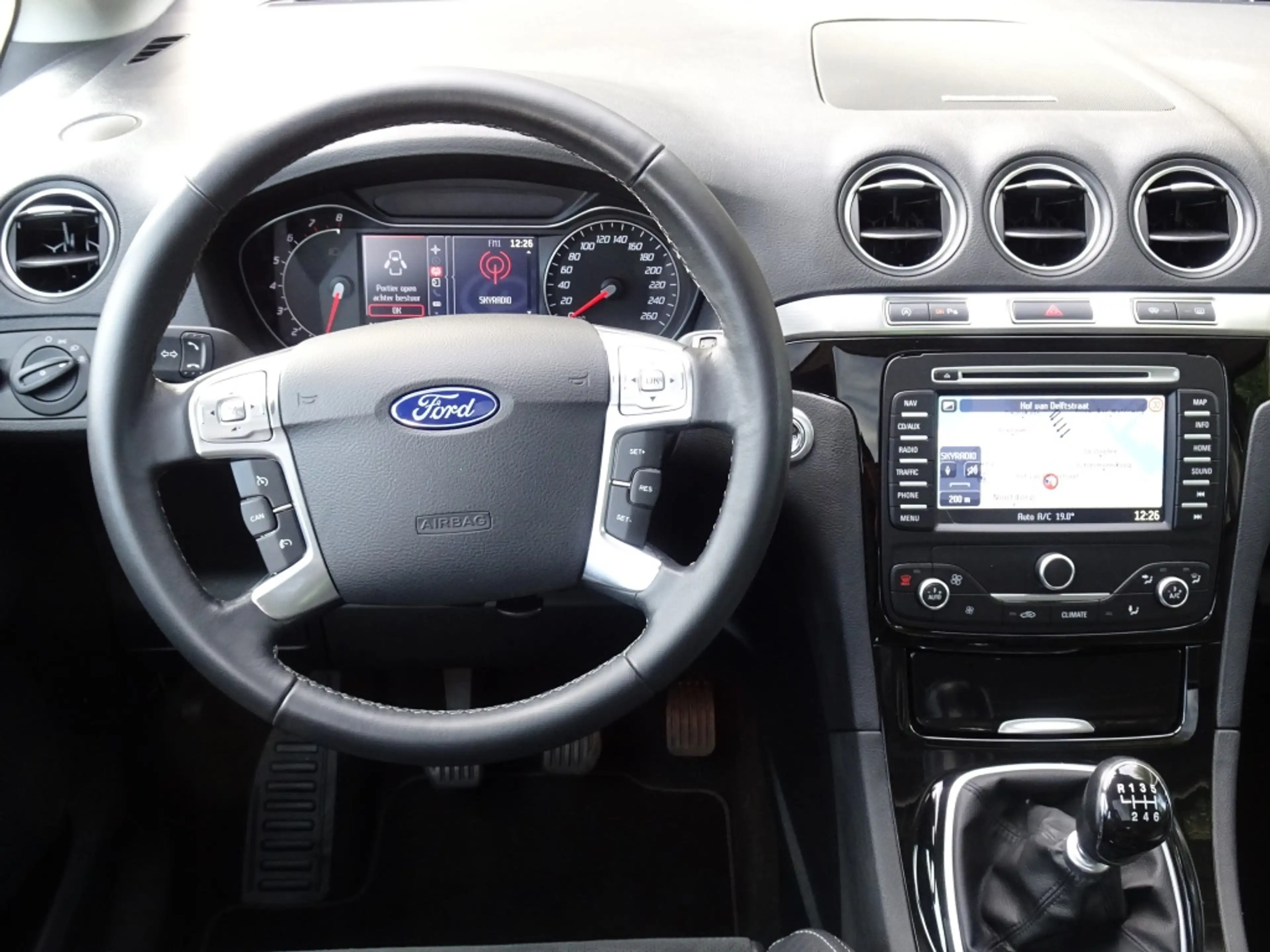 Ford S-Max 1.6 160pk EcoBoost Platium met Navi en Trekhaak — photo 14