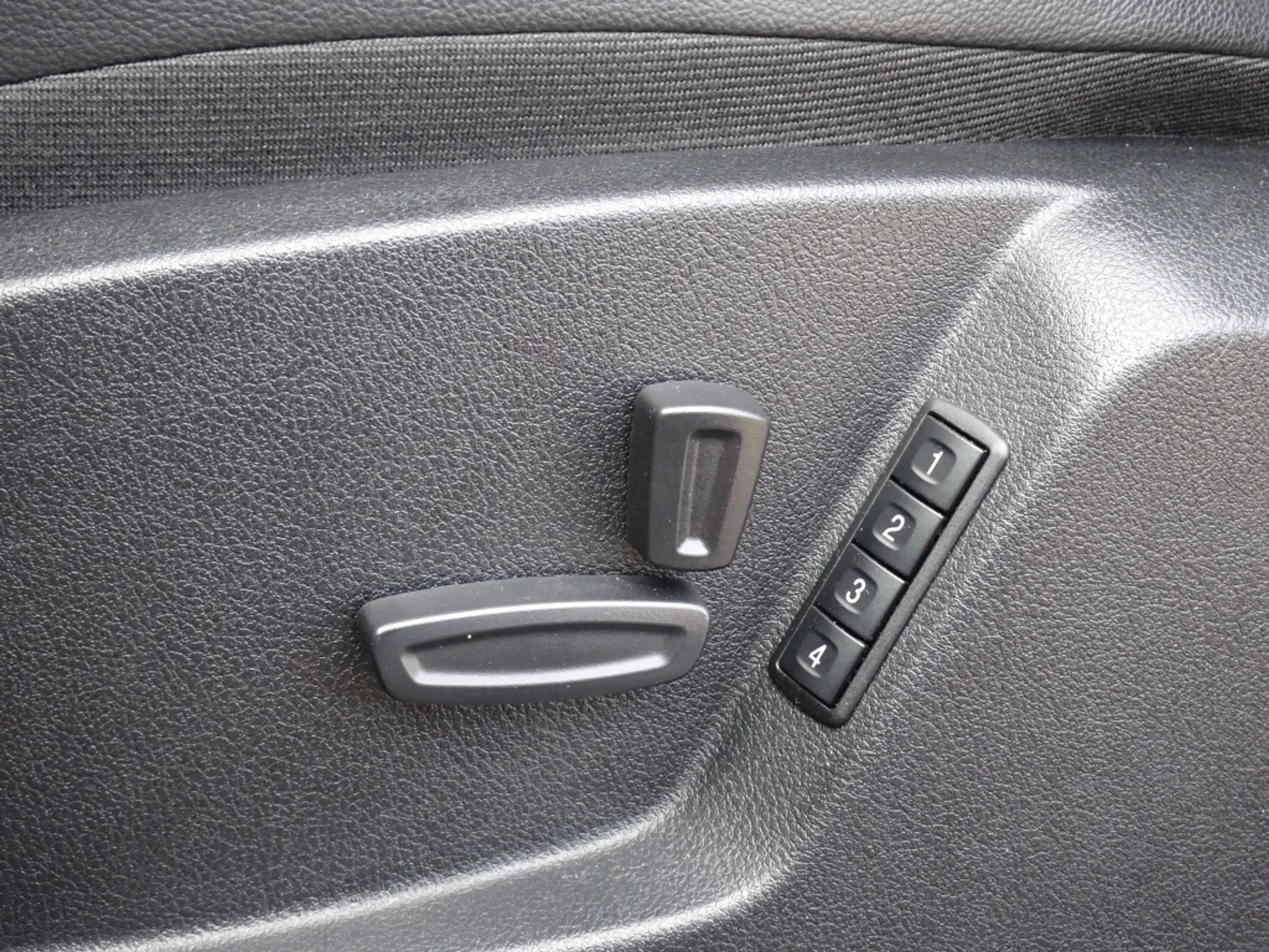 Ford S-Max 1.6 160pk EcoBoost Platium met Navi en Trekhaak — photo 8
