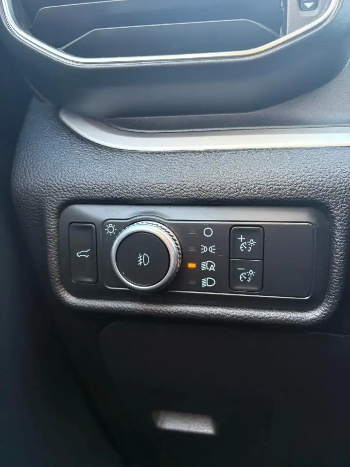 Ford Explorer снимка Ford Explorer