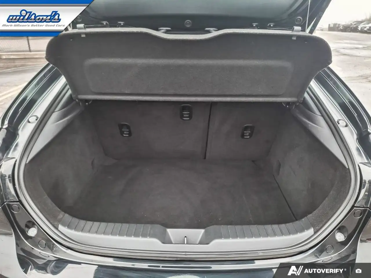 Mazda 3 снимка Mazda 3