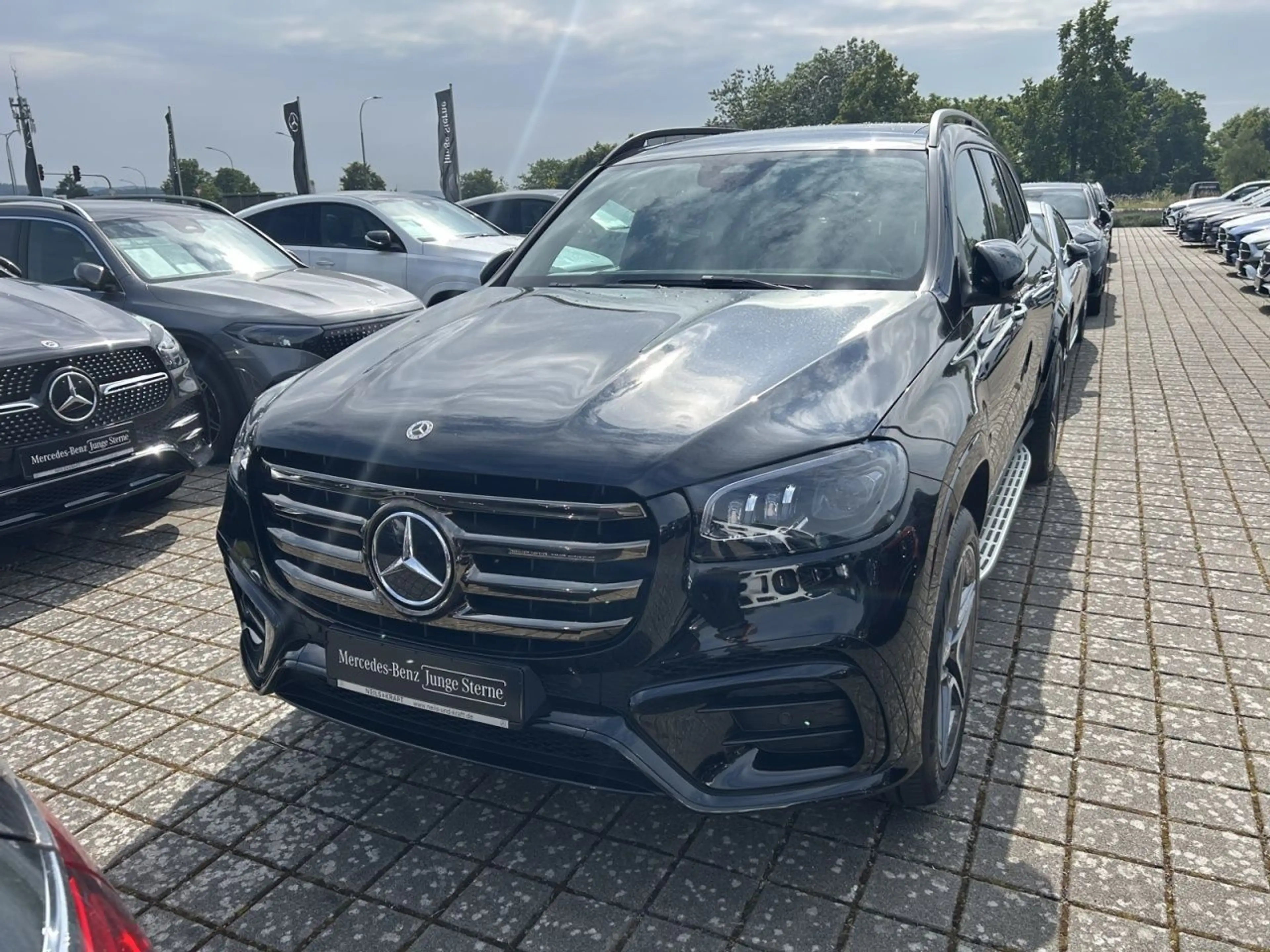 Mercedes-Benz GLS 350 d 4M AMG+BURM+NIGHT+AIRMATIC+FAHRASSIST — photo 3