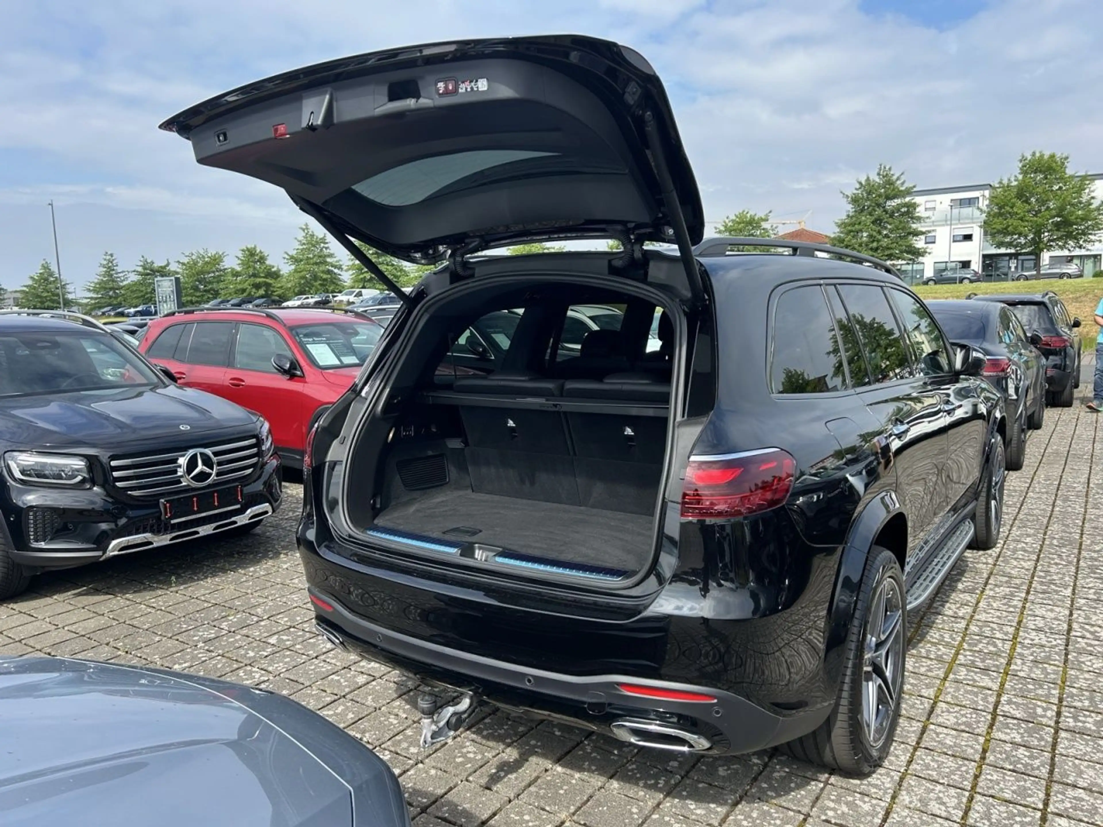 Mercedes-Benz GLS 350 d 4M AMG+BURM+NIGHT+AIRMATIC+FAHRASSIST — photo 10