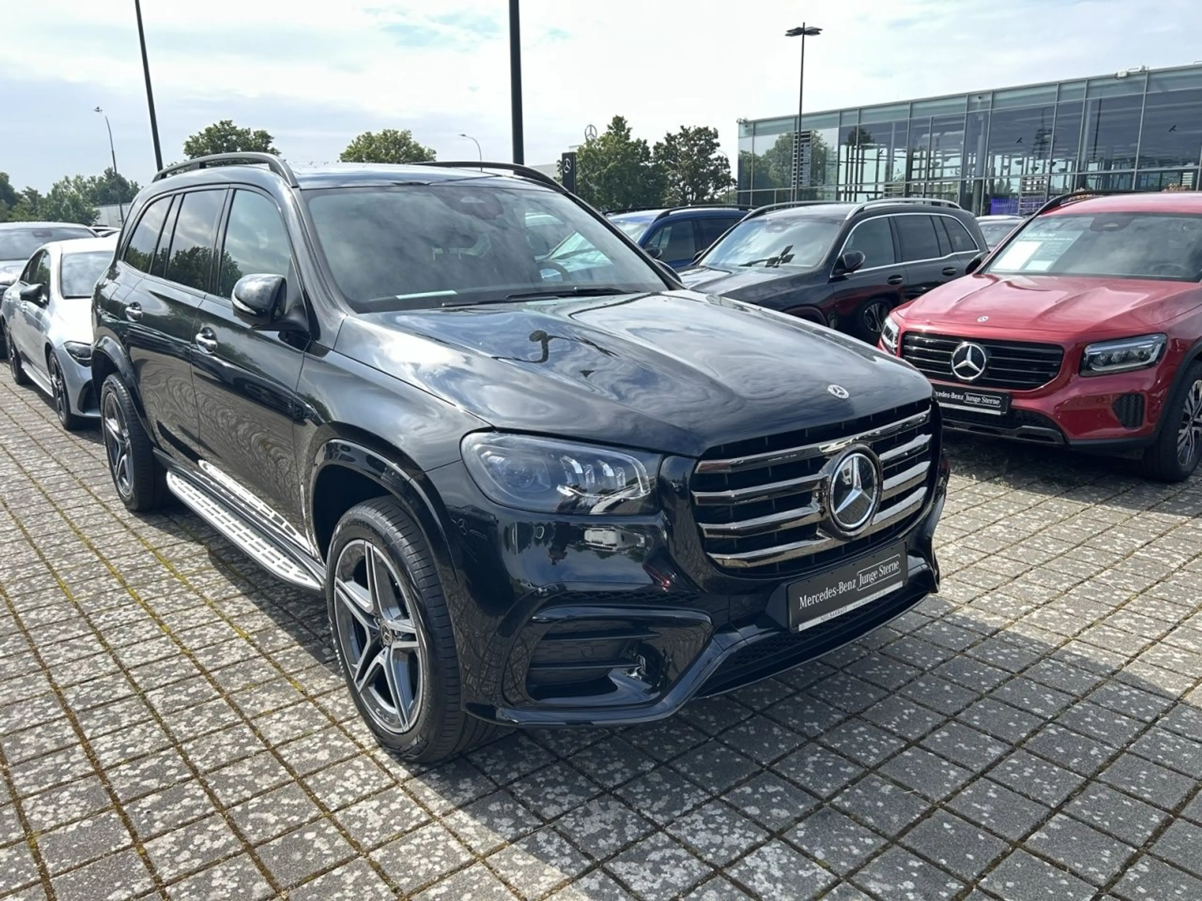 Mercedes-Benz GLS 350 d 4M AMG+BURM+NIGHT+AIRMATIC+FAHRASSIST — photo 4