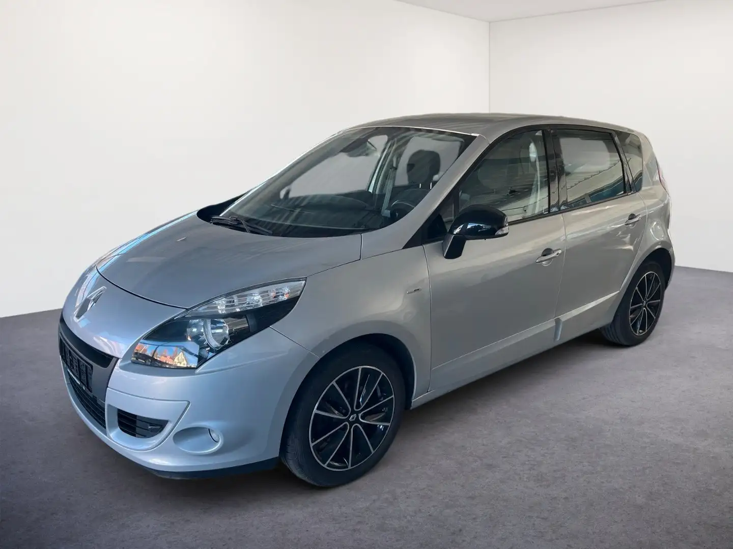 Renault Scenic III 1.9 dCi BOSE Edition/SHZ/NAV/PDC/TÜV Zilver - 1