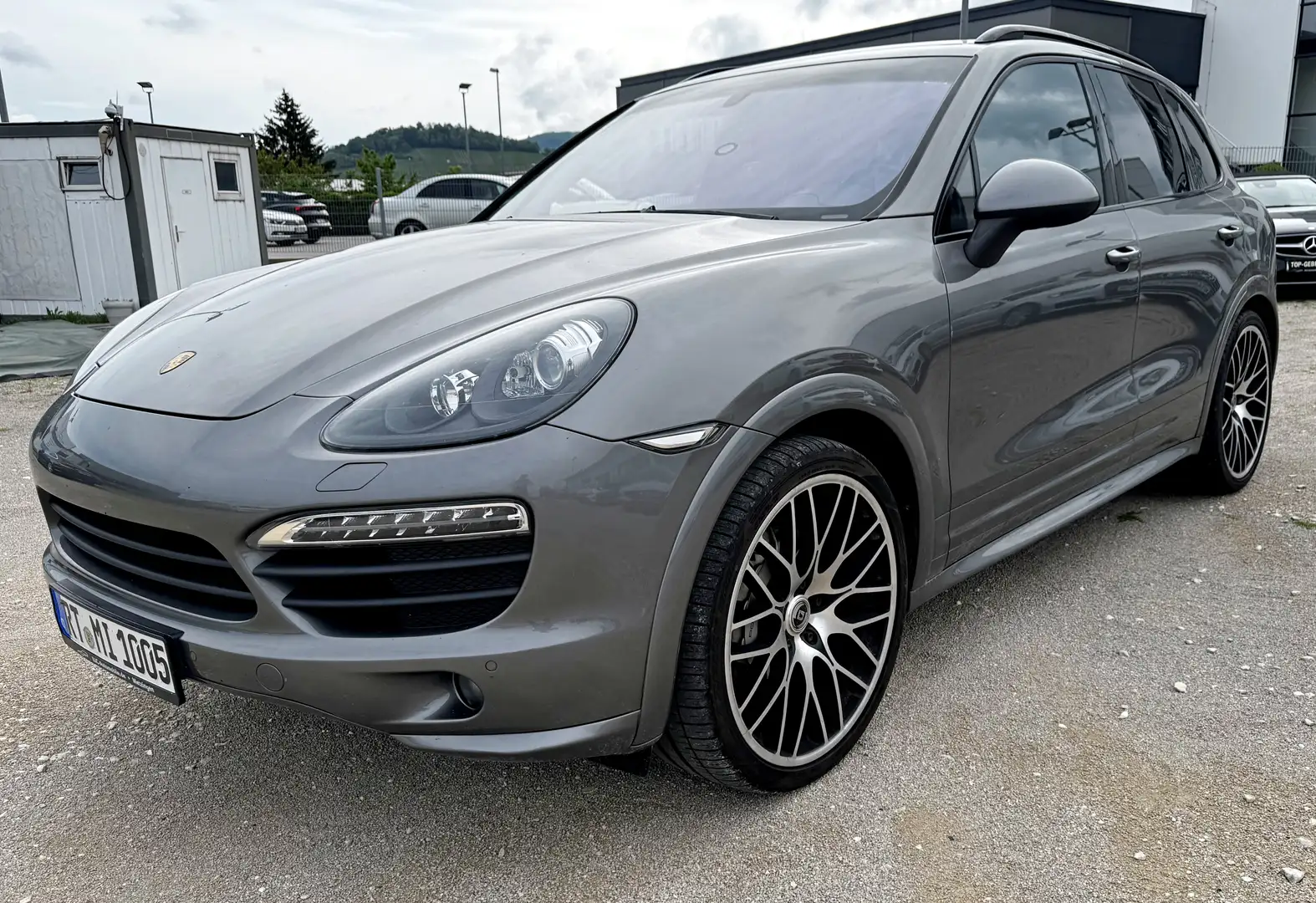 Porsche Cayenne S/NAVI/LUFTFEDER./WEBASTO/XENON/AHK/22" Grau - 1
