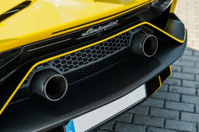 Lamborghini Aventador view 5