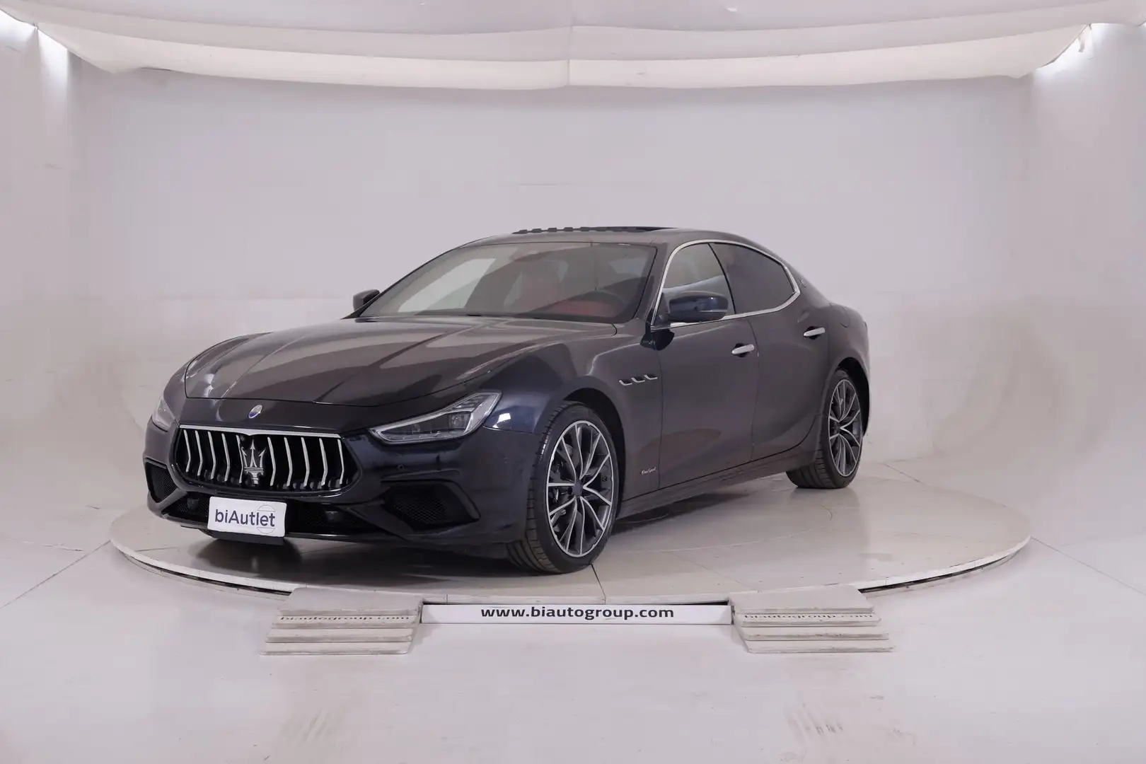 Maserati Ghibli III 2013 Diesel 3.0 V6 ds Gransport Nerissimo 275 Noir - 1