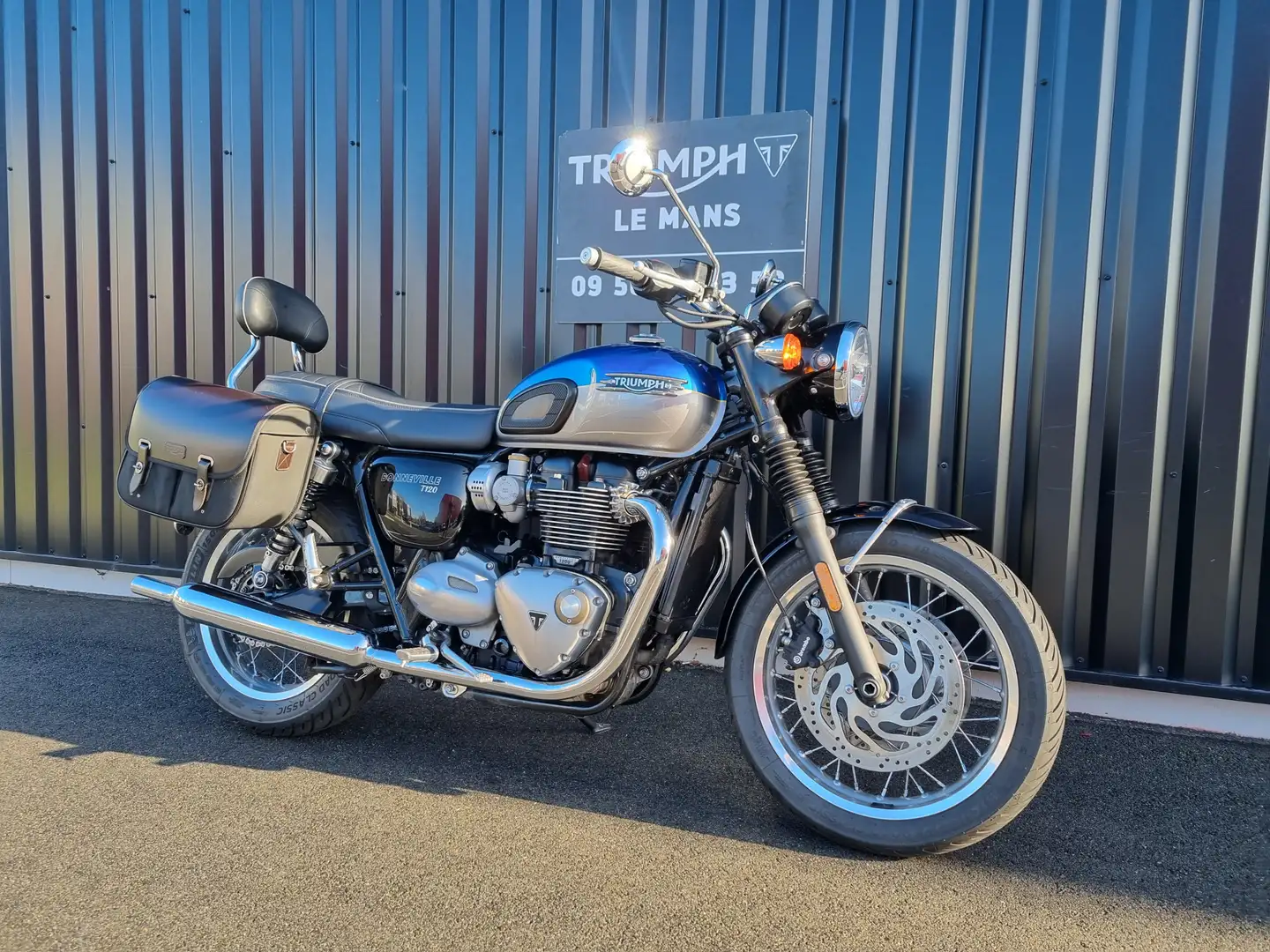 Triumph Bonneville T120 Bleu - 2