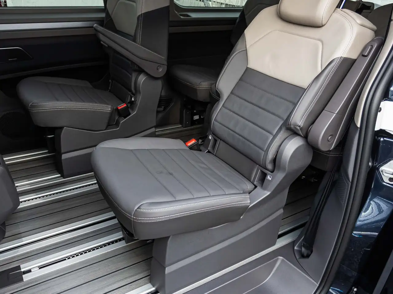 Volkswagen T7 Multivan 2026 — фото 15