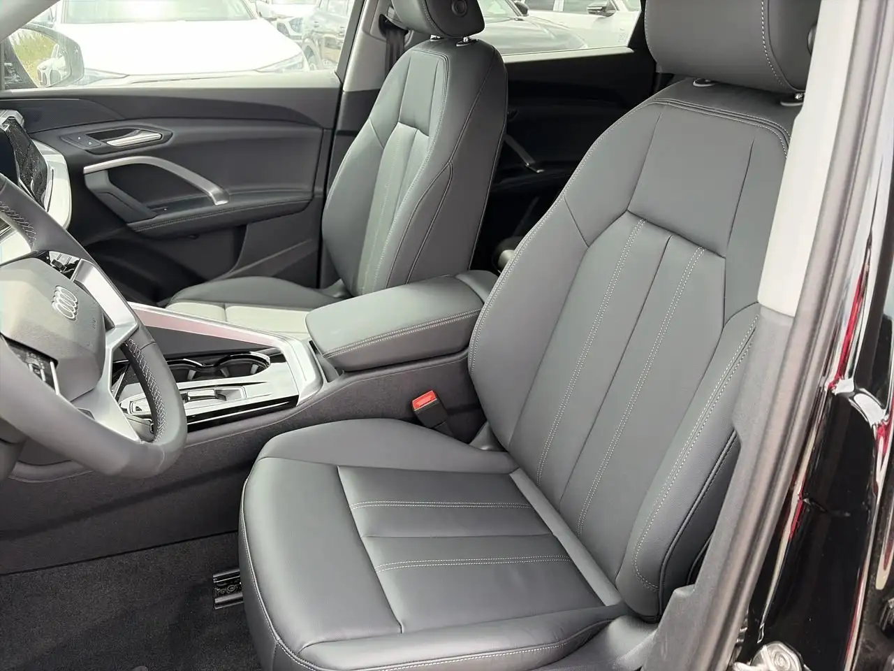 Audi Q5 снимка Audi Q5