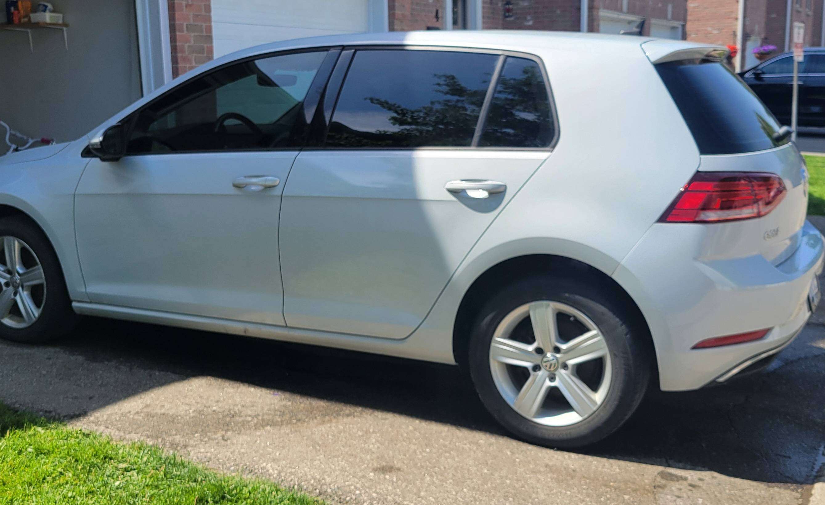 2018 Volkswagen Golf Trendline alt 2