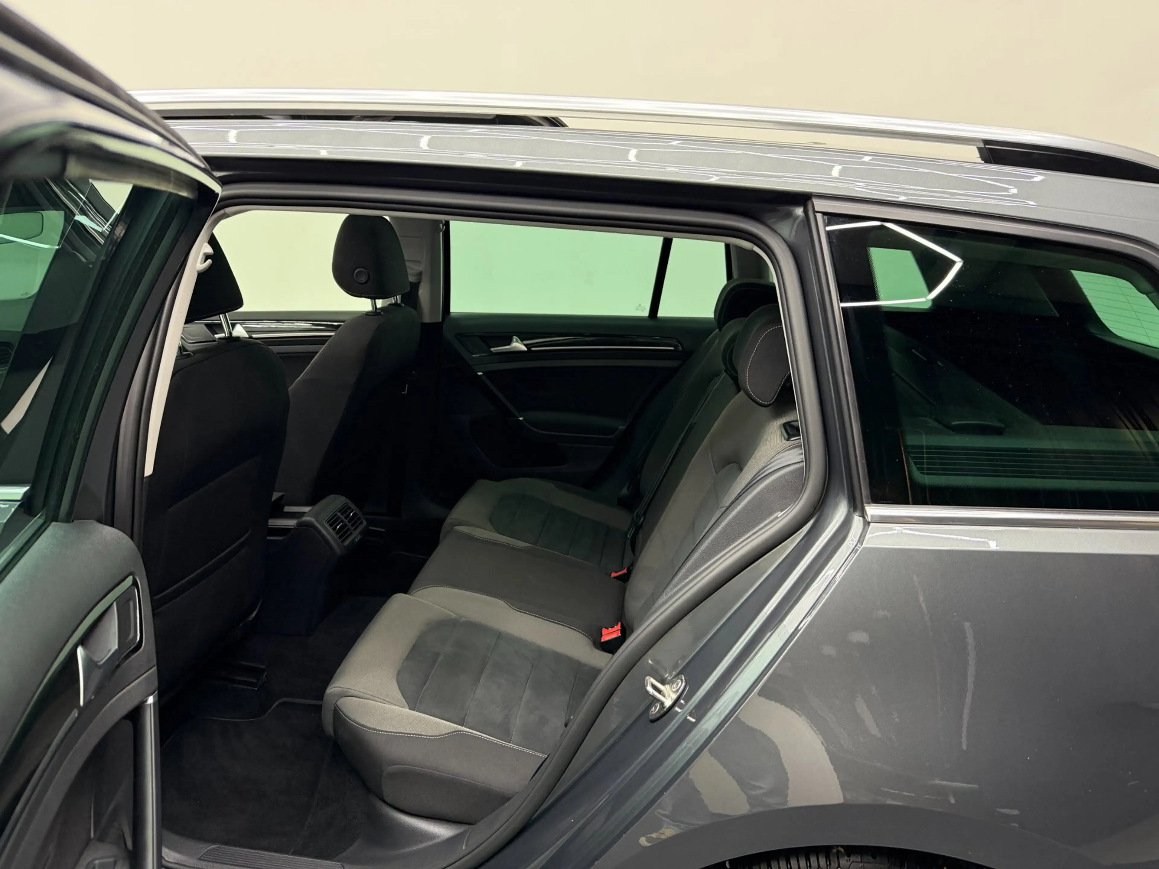 Volkswagen Golf Variant 1.5 TSI Highline Business R - Pano - Virtual - Cam — photo 14