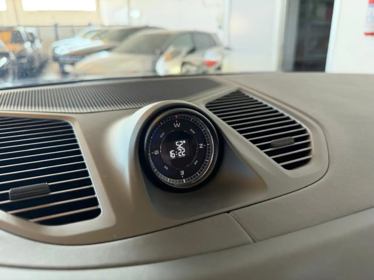 Porsche Cayenne 3.0 V6 E-Hybrid //TETTO//CARTIER//PARI AL NUOVO//, миниатюра 13
