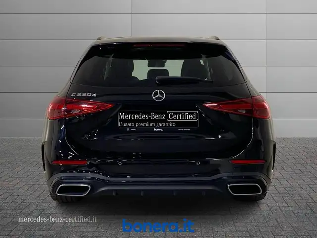 Mercedes-Benz 220 view 5