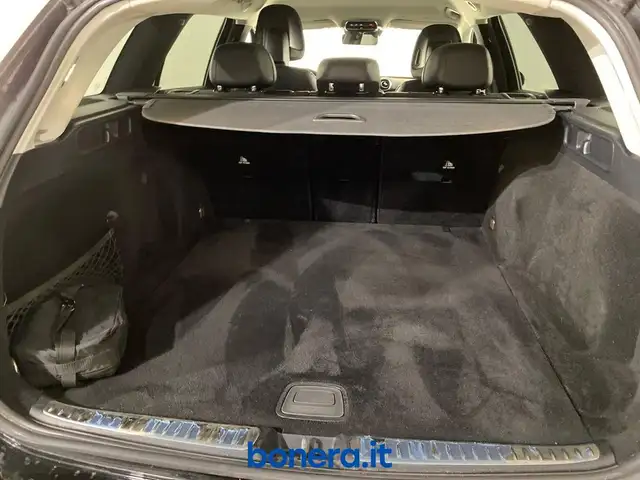 Mercedes-Benz 220 view 9