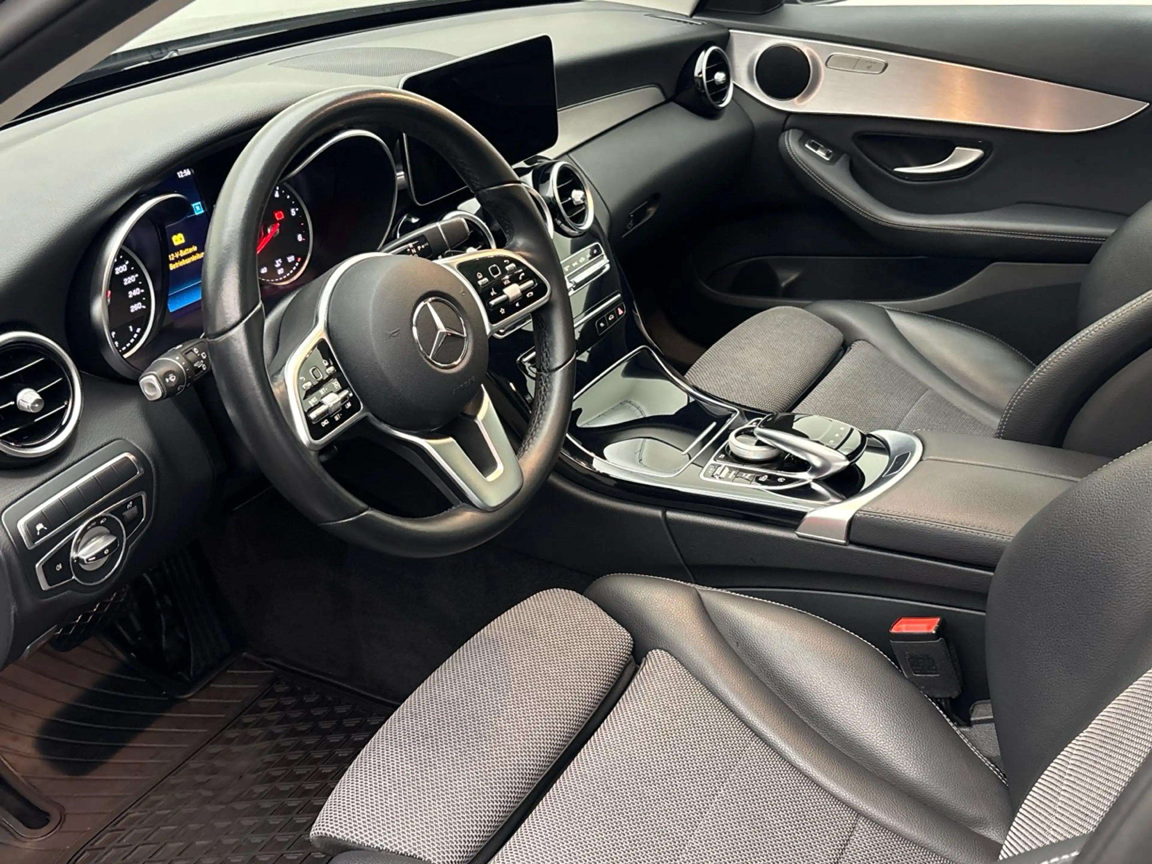 Mercedes-Benz C 220 d T Avantgarde Pano Multibeam CarPlay AHK — photo 12