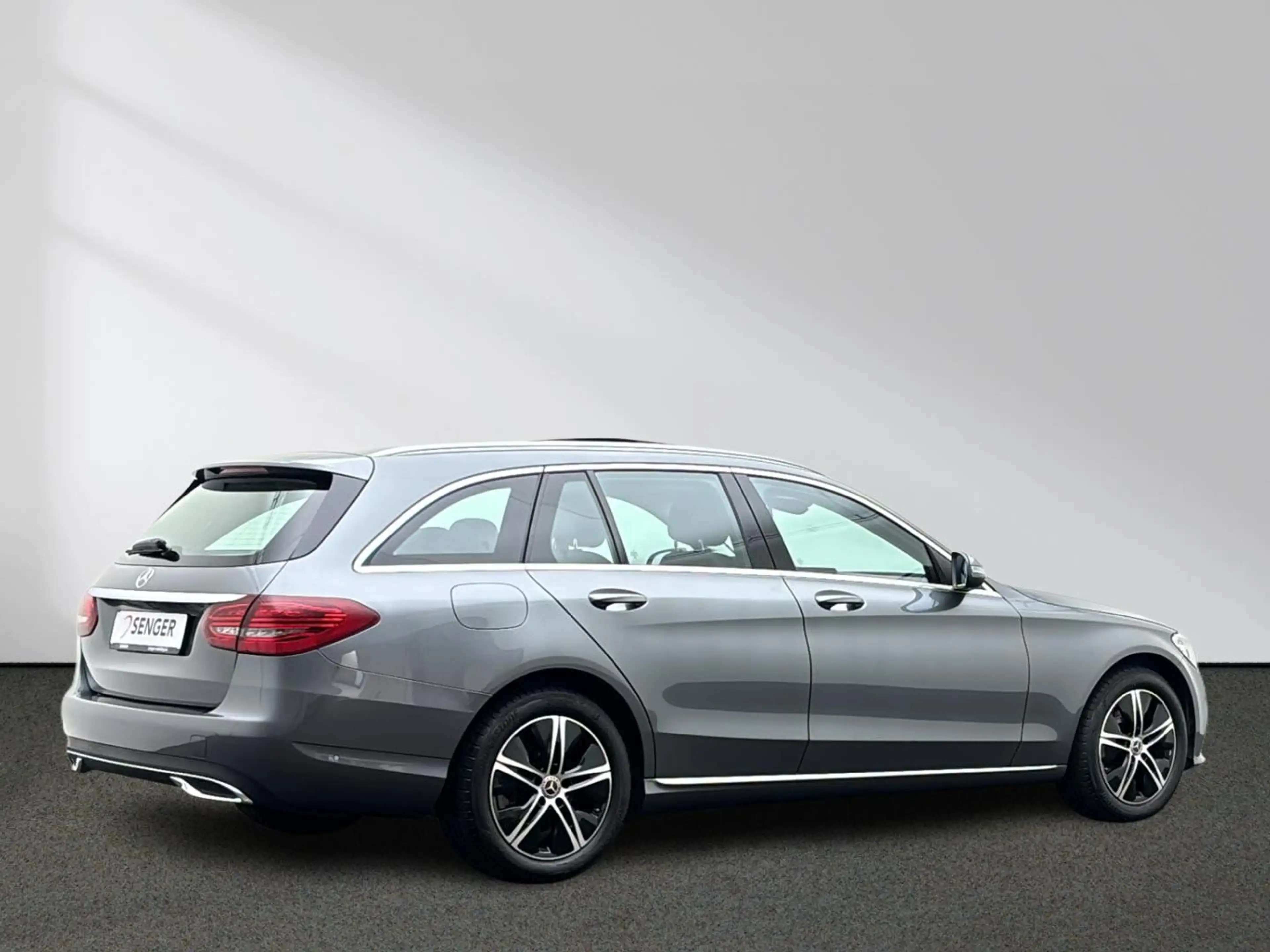 Mercedes-Benz C 220 d T Avantgarde Pano Multibeam CarPlay AHK — photo 4