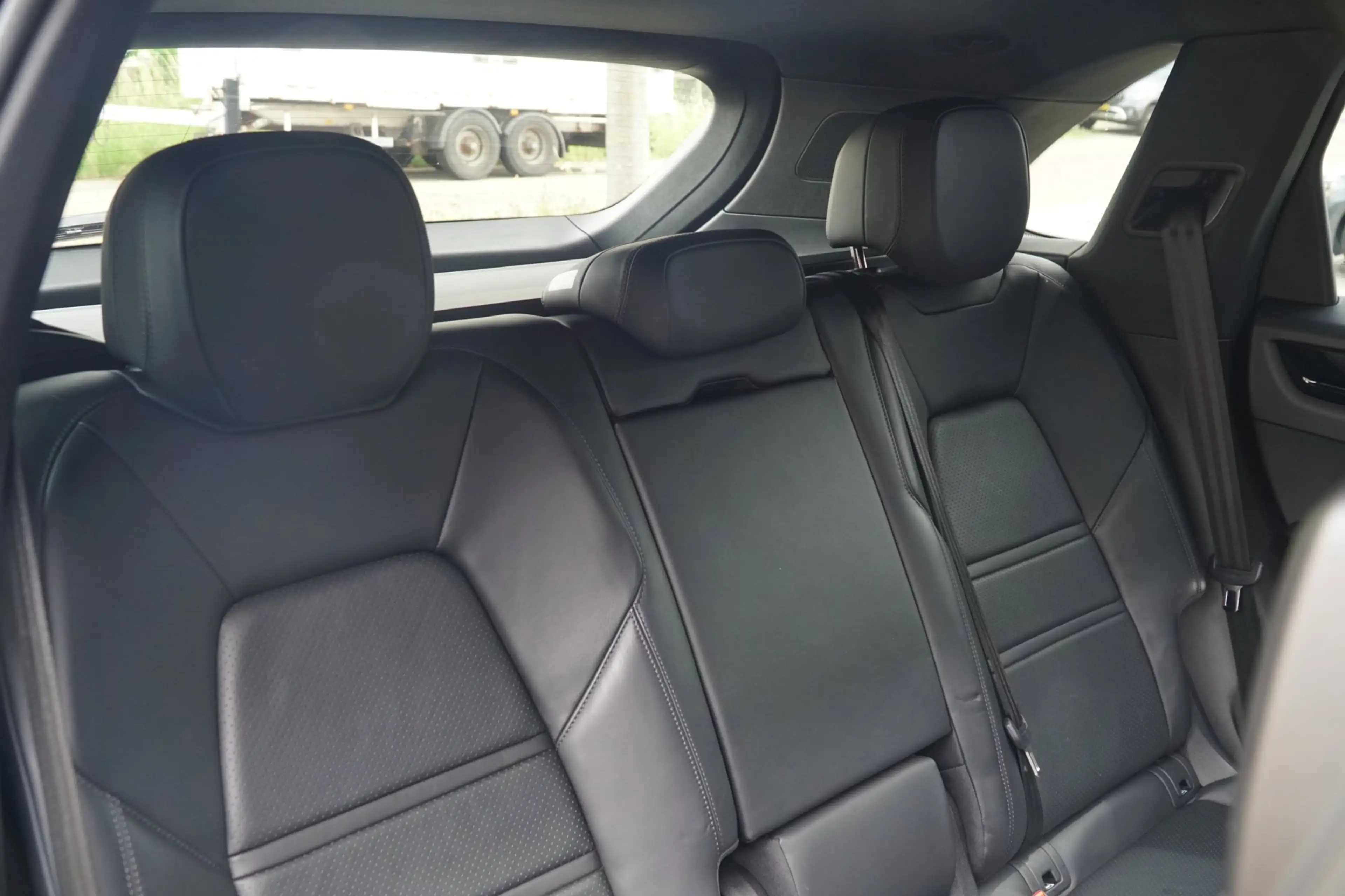 Porsche Cayenne 3.0 E-Hybrid PANO|TREKHAAK|LUCHTVERING — photo 27