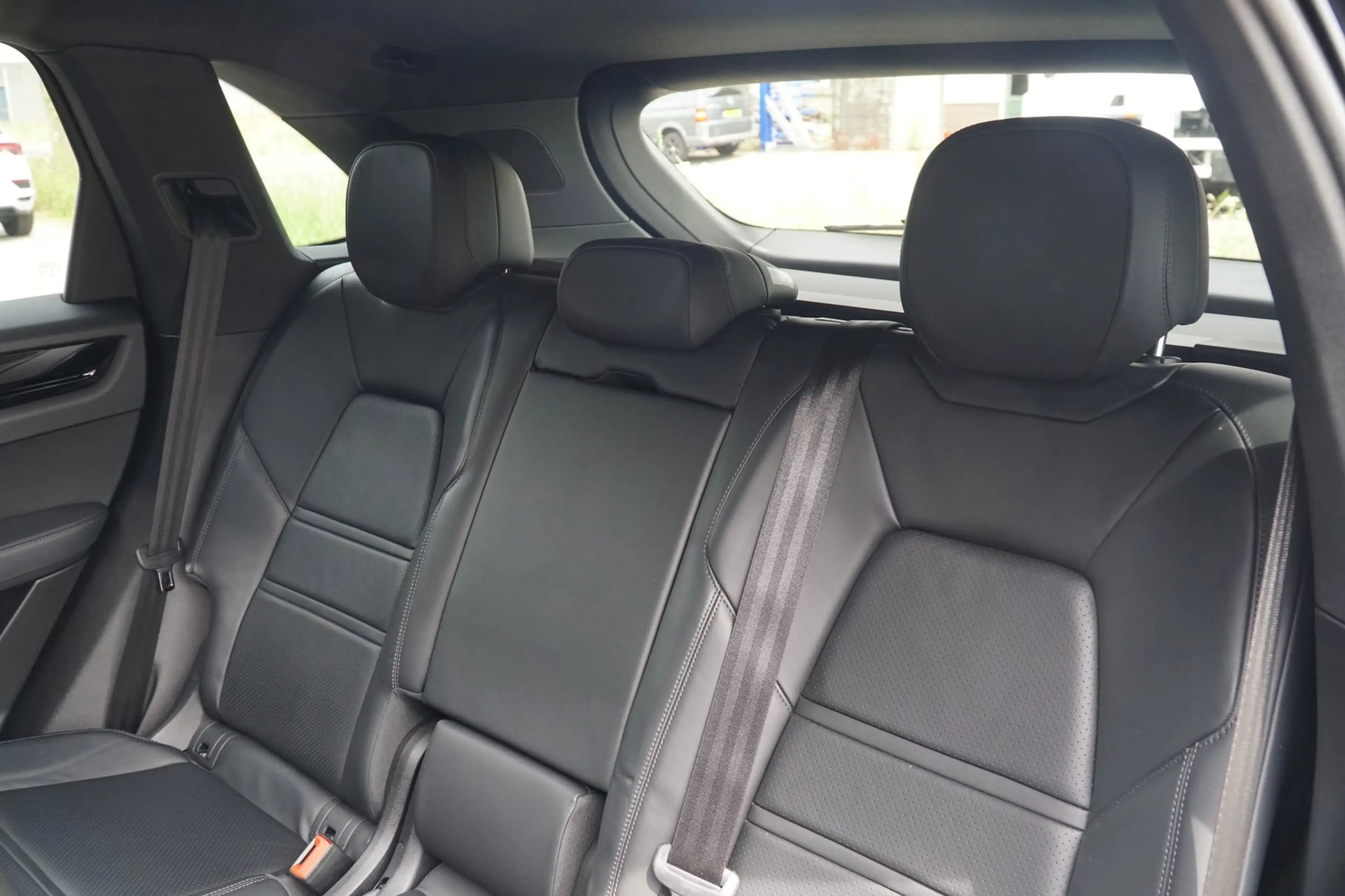 Porsche Cayenne 3.0 E-Hybrid PANO|TREKHAAK|LUCHTVERING — photo 24