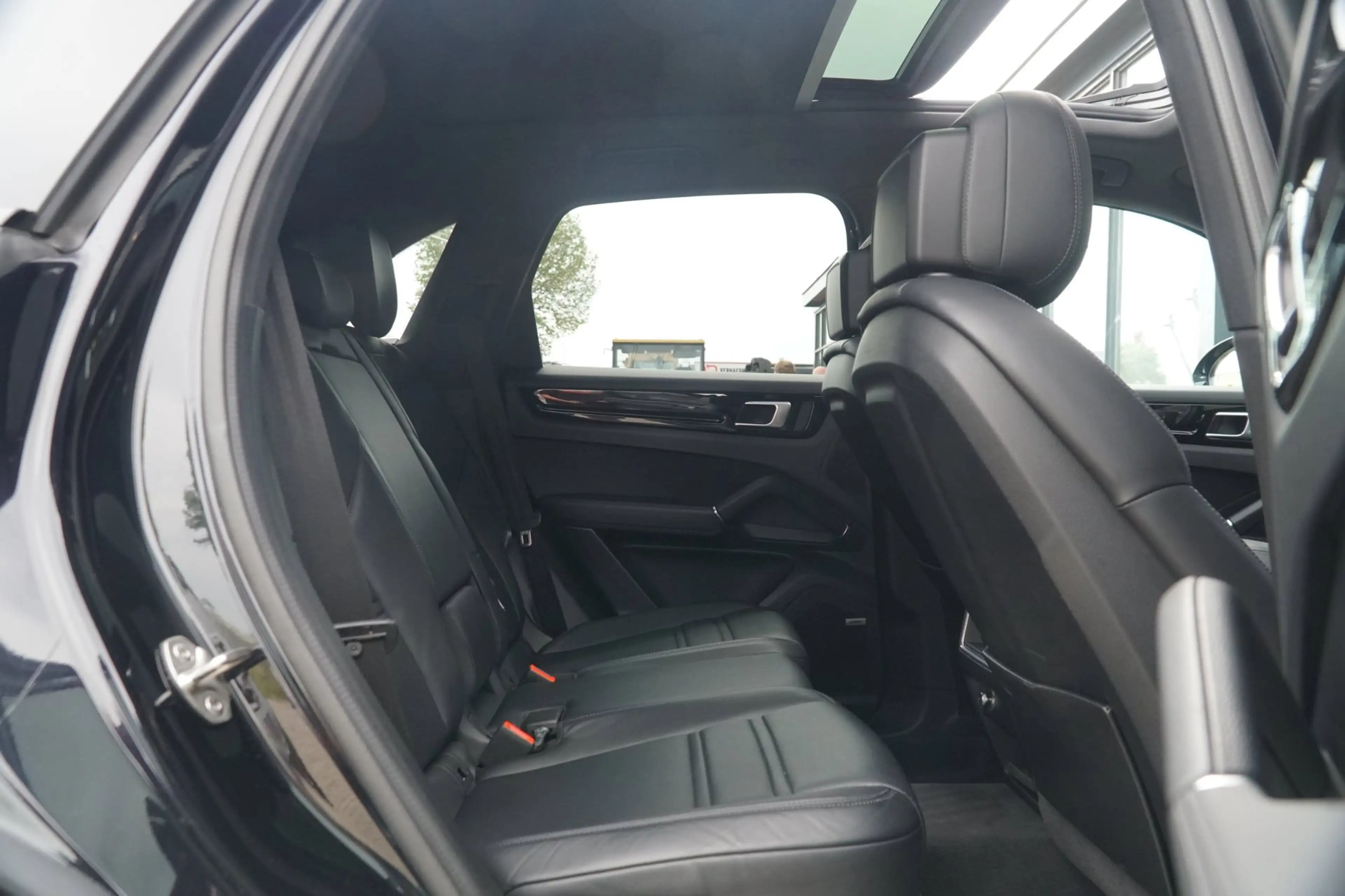 Porsche Cayenne 3.0 E-Hybrid PANO|TREKHAAK|LUCHTVERING — photo 26