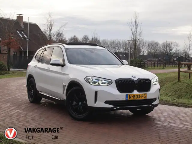 BMW iX3 High Executive 80 kWh | Panoramadak | Black Optic
