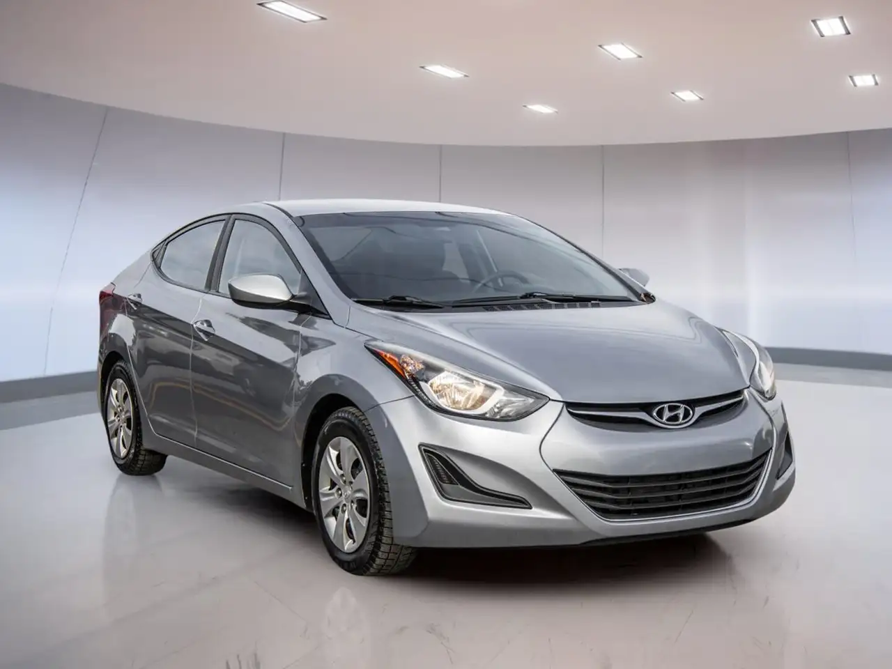 Hyundai ELANTRA fotografie Hyundai ELANTRA