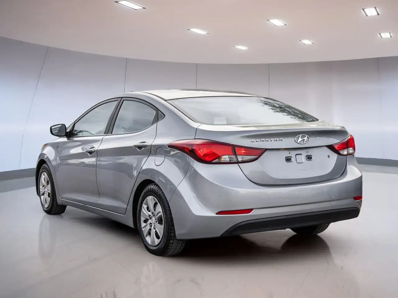 Hyundai ELANTRA fotografie Hyundai ELANTRA