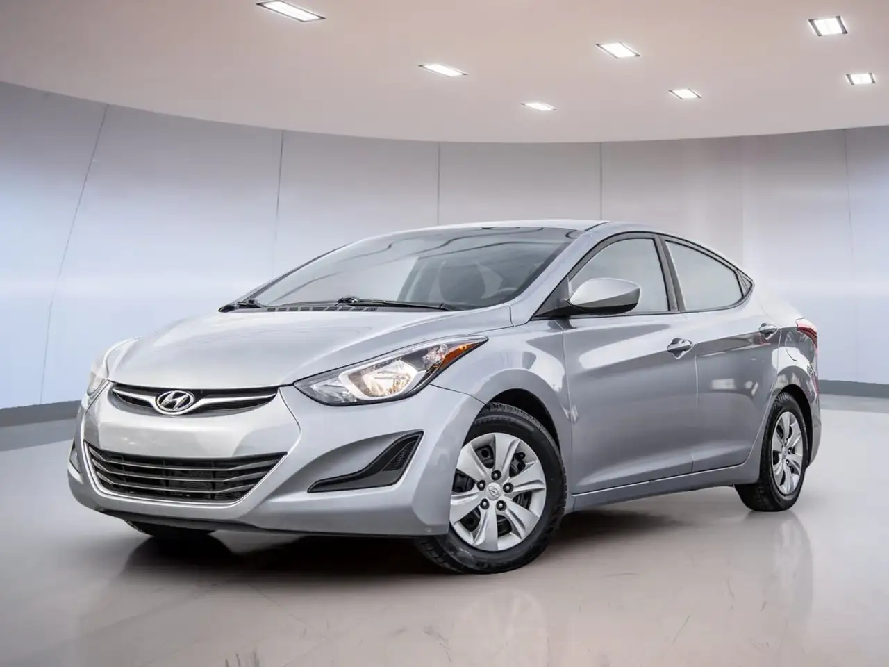 Hyundai ELANTRA fotografie Hyundai ELANTRA