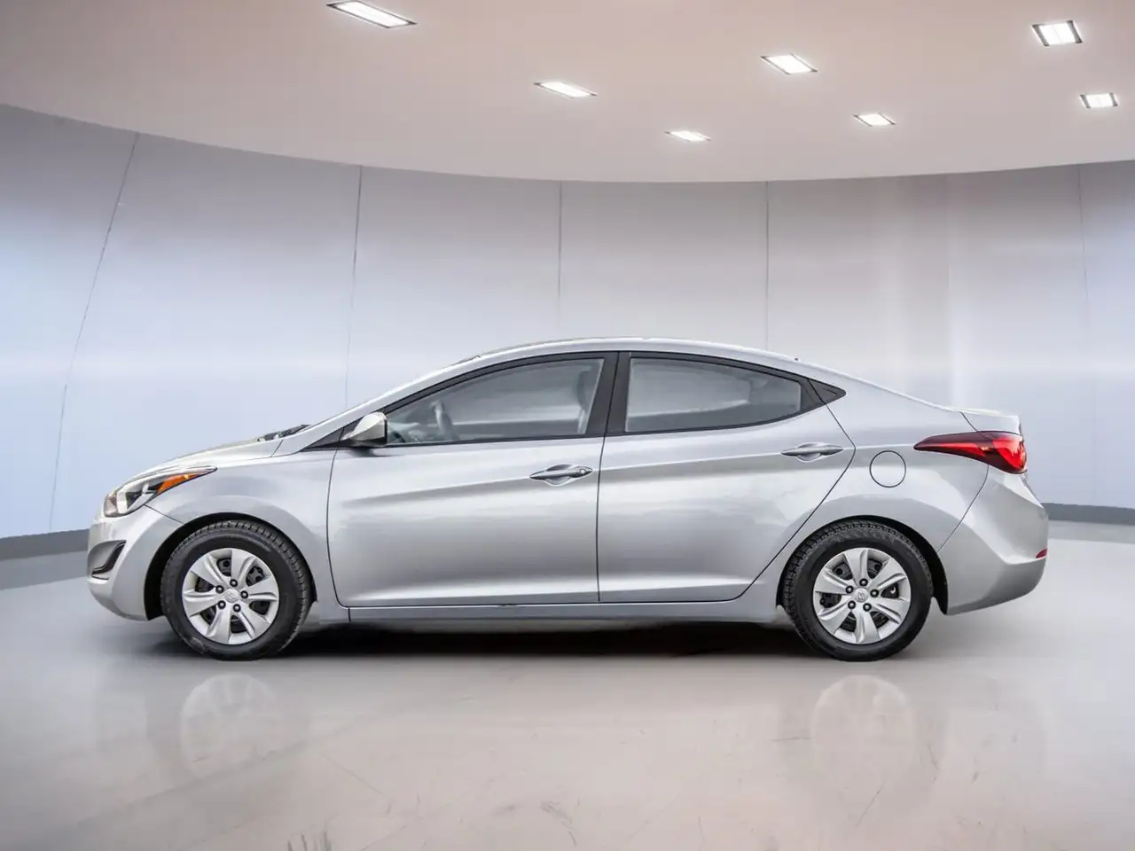 Hyundai ELANTRA fotografie Hyundai ELANTRA