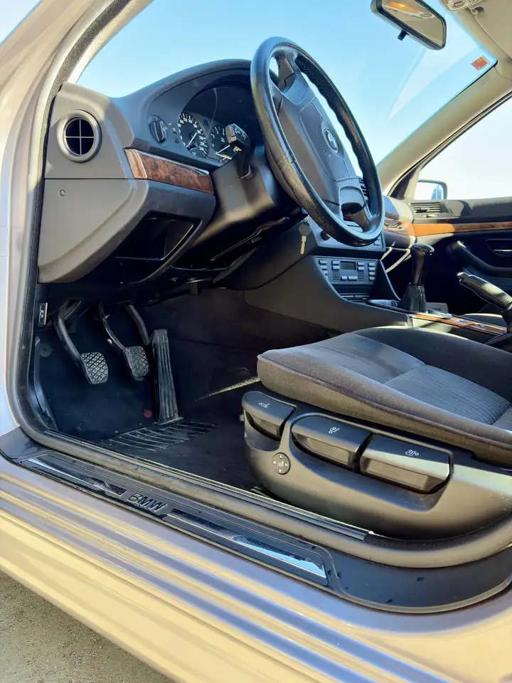 BMW 520i, foto 11