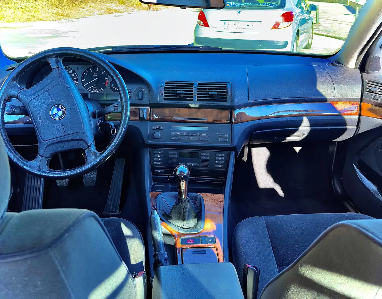 BMW 520i, foto 10
