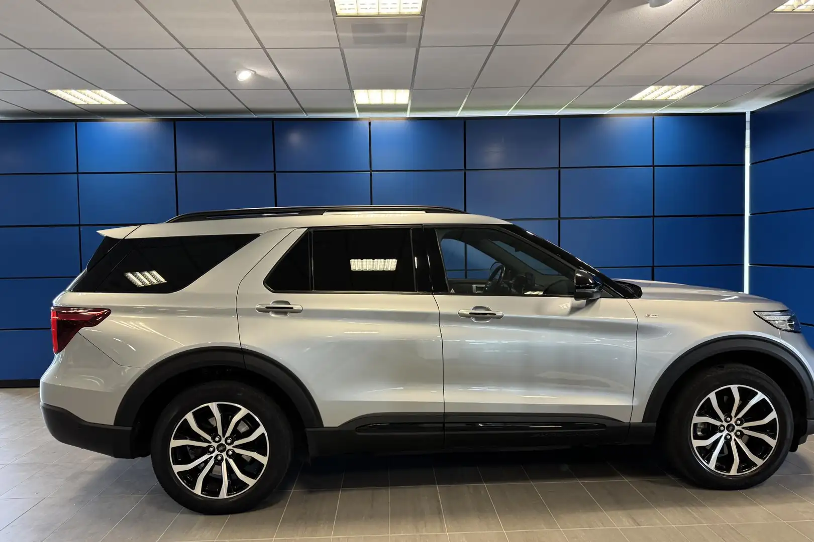 Ford Explorer 3.0 V6 EcoBoost PHEV ST-Line Grijs - 2