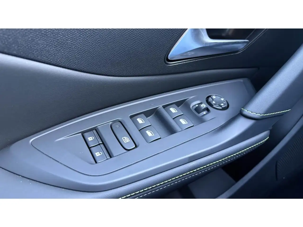 Peugeot 308 2026 — фото 15